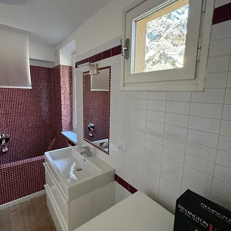 Apartman 81, Bright Miniloft With View Barni