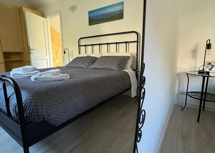 81, Bright Miniloft With View Apartman *