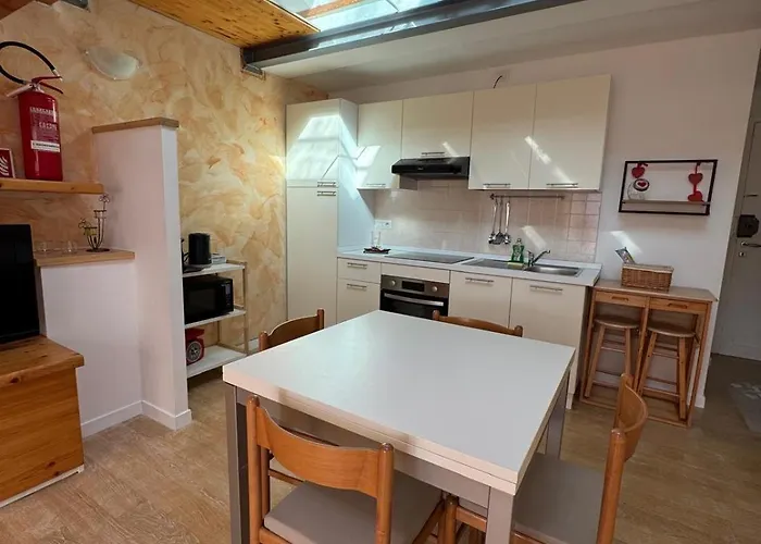 Apartman 81, Bright Miniloft With View