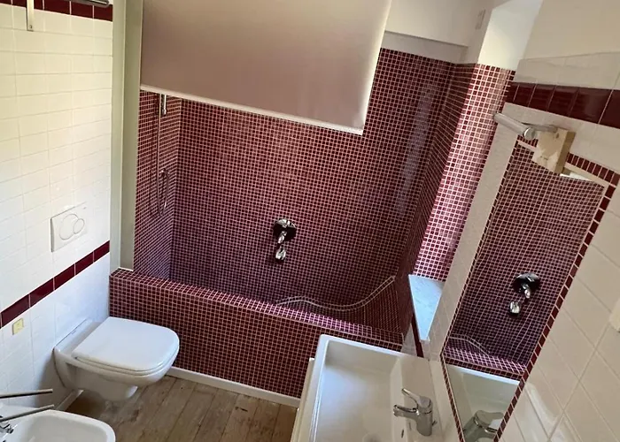 81, Bright Miniloft With View Apartman