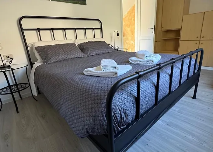 81, Bright Miniloft With View Apartman *